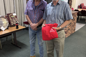 Peter Lummis with B Grade Club Champion, Stan Doyle.