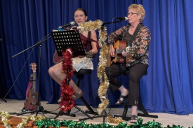 Alanna and Maxine Elsom performed ‘Silent Night’ and ‘Summer Wonderland’.