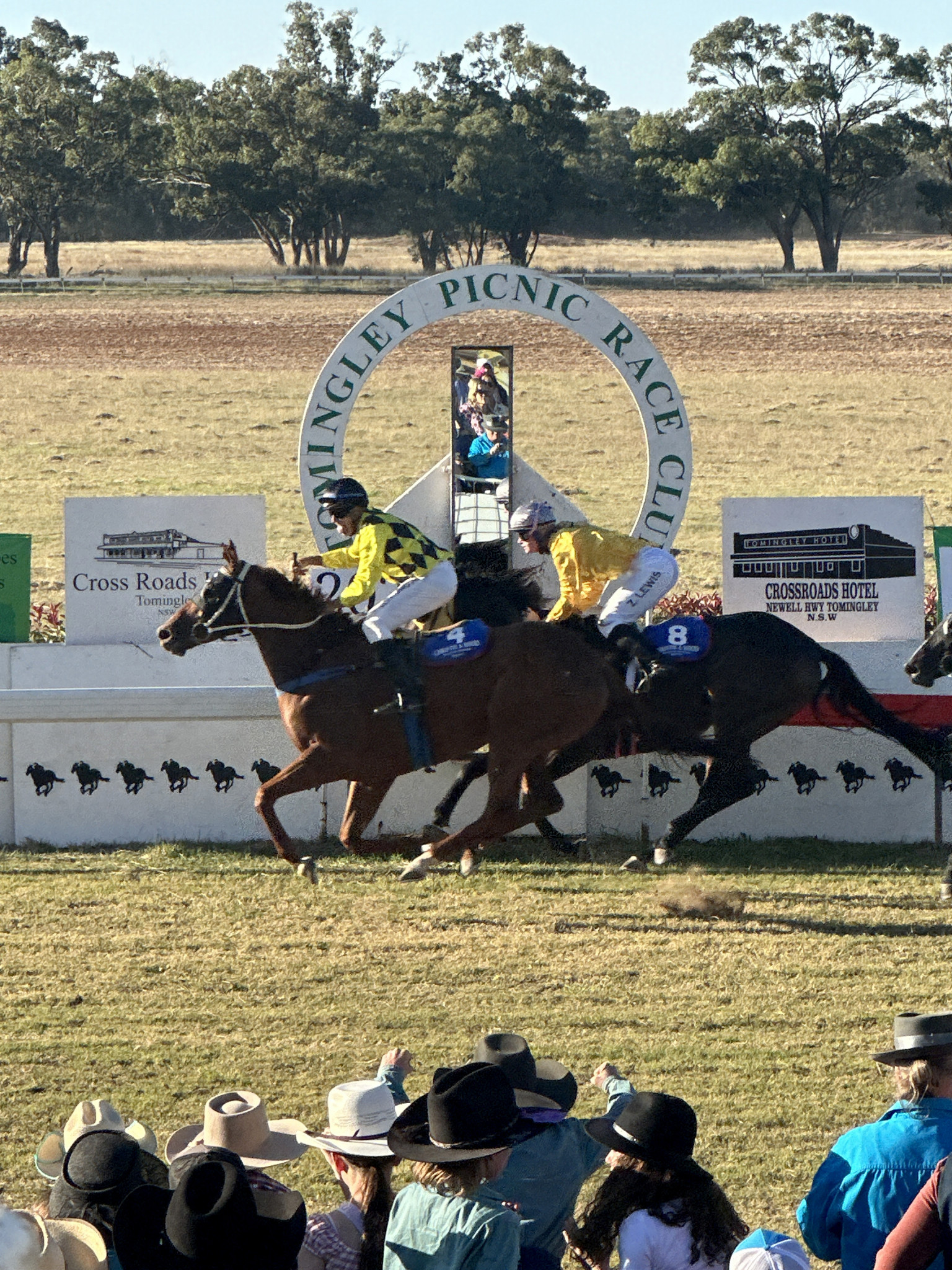 The Clint Lundholm-trained Avalicious (Ricky Blewitt) won the 1500 metres Alkane Resources Tomingley Picnic Cup, edging out Gilgandra’s Zara Lewis on Namarari. Photo by the Narromine Star: Sharon Bonthuys.