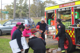 FRNSW gave a fire truck tour for the kids.