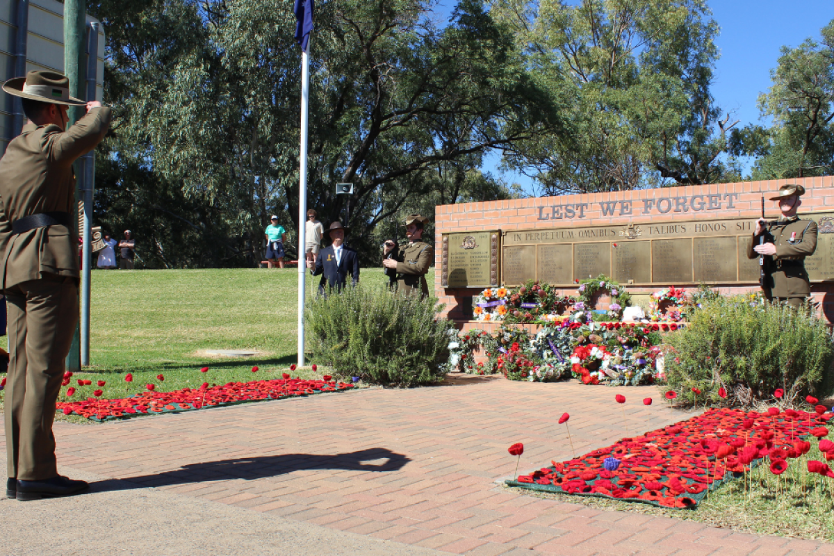 Gilgandra’s ANZAC Day 2025 Morning Service. Photo by The Gilgandra Weekly: Lucie Peart.