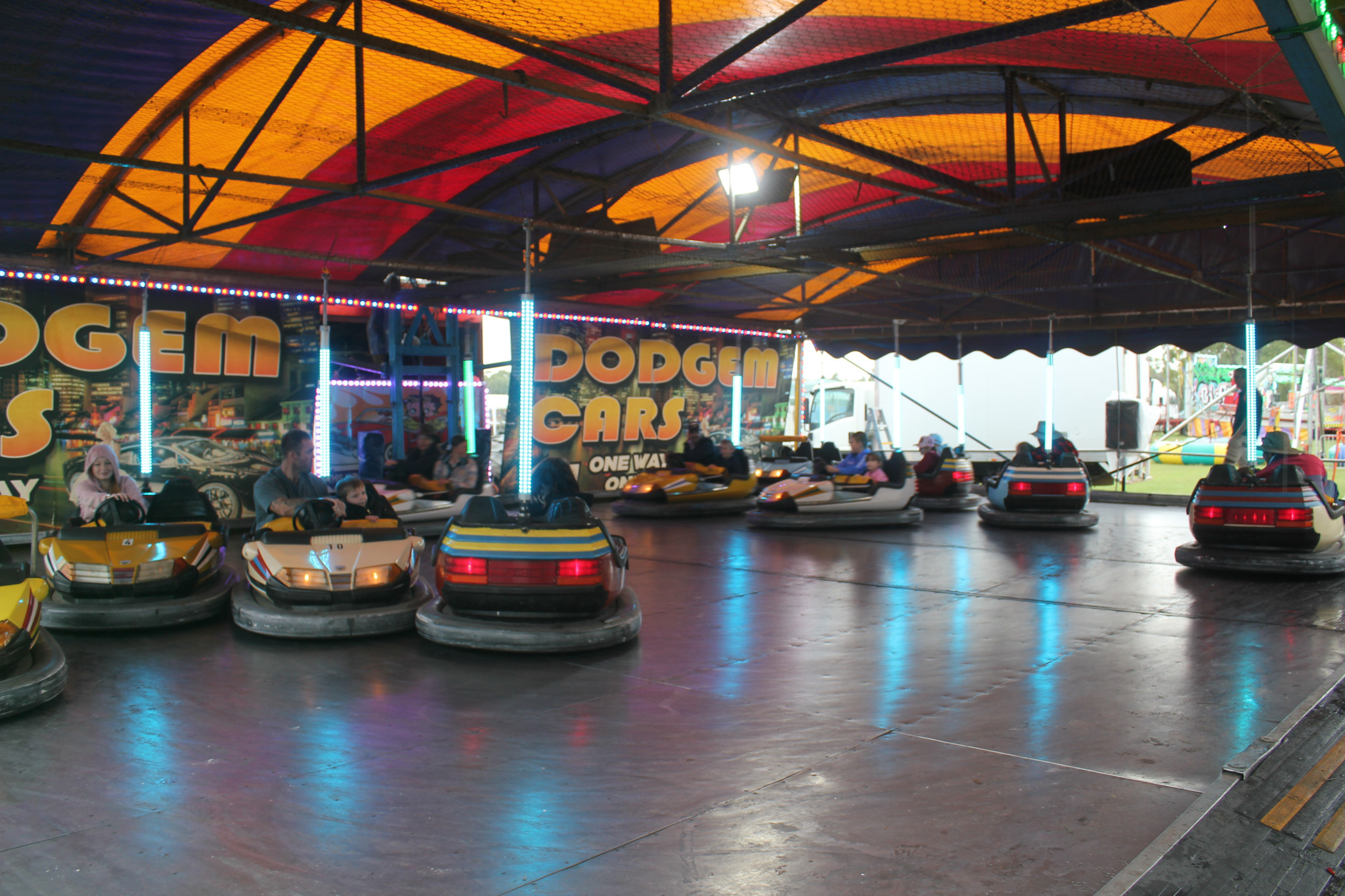 Many came to enjoy the range of attractions and pavilions in spite of the morning rain. The dodgem cars attracted a steady stream of eager showgoers. Photos by Barbara Scott and The Gilgandra Weekly: Nicholas Croker.