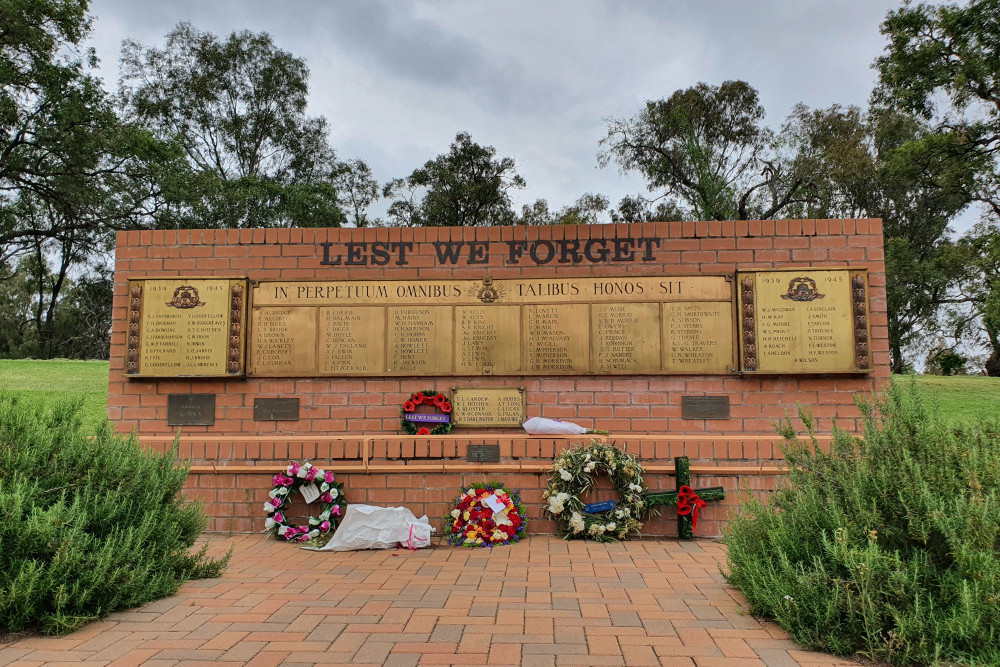 Gilgandra cenotaph. Photo by The Gilgandra Weekly.