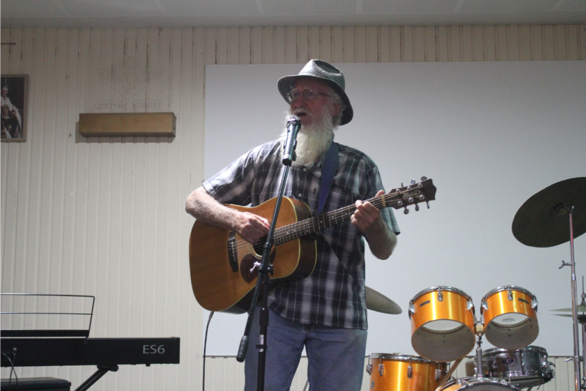Stuart Dougan was first to perform on the night, leading with The Dingoes Aussie classic &ldquo;Way Out West&rdquo;.