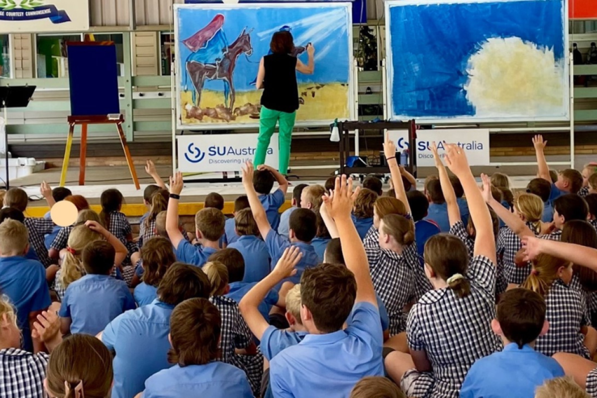 Glenn and Leanne Coombs will be presenting the Christmas Story through live art for the whole family to enjoy at the Gilgandra carols and at local schools. Photo supplied.