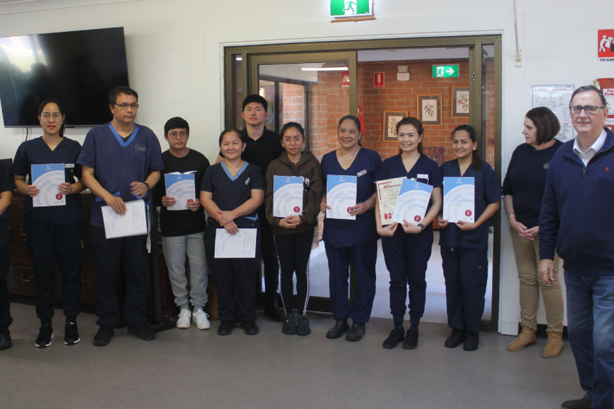 Certificate III recipients Joyce Ibis, Carol Regalado, Fred Villalobos, Gersom Bismar, Blunch Kyamko, John Paulo Badon, Abhie Quiroz, Ning Sanduco, Julie Tomlod, Jenny Lyn Constantino, with Gilgandra Shire Council’s director of aged care and disabilities Donna Dobson and mayor Doug Batten. Photo by The Gilgandra Weekly: Nicholas Croker.