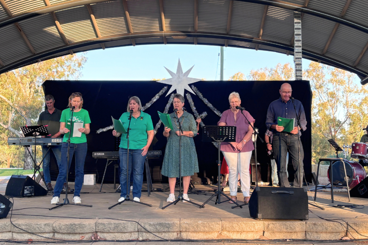 The New Life Centre performing ‘Mary’s Boy Child’ to conclude the 2025 Carols on the Castlereagh event. Photo by The Gilgandra Weekly: Lucie Wightman.