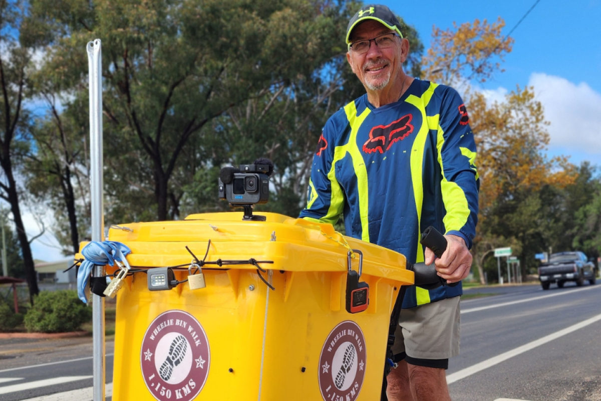 Gavin Kleinhans is trekking 1150km right across NSW, to raise money and awareness for Médecins Sans Frontières (Doctors Without Borders).